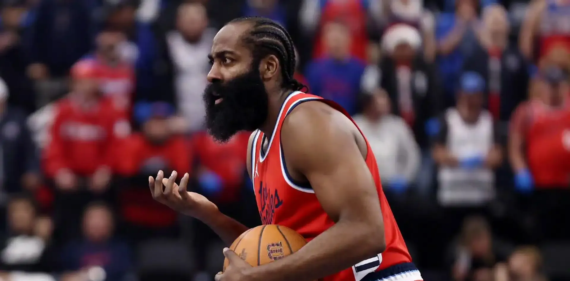 关于今晚迈阿密热火调整名单以备NBA季后赛；完成体检环节打磨；质疑声仍在；团队化学反应显著的信息