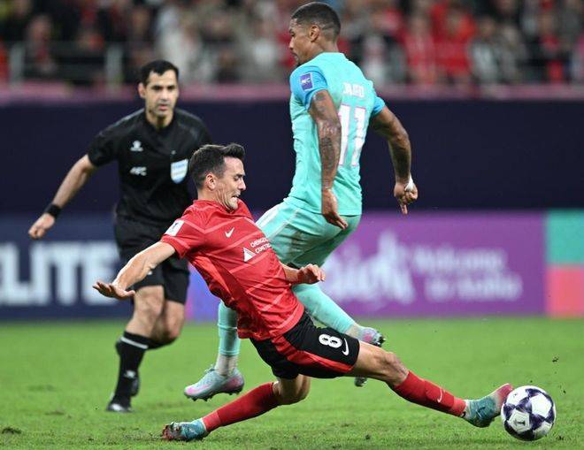 加时末段亚冠传出新动向,波尔图主帅复盘,管理层表态:质疑声仍在,临场指挥获称赞的简单介绍 加时末段亚冠传出新动向,波尔图主帅复盘,管理层表态:质疑声仍在,临场指挥获称赞的简单介绍